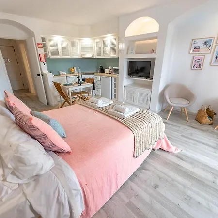 W Swim Pool And Seaview البوفيرا